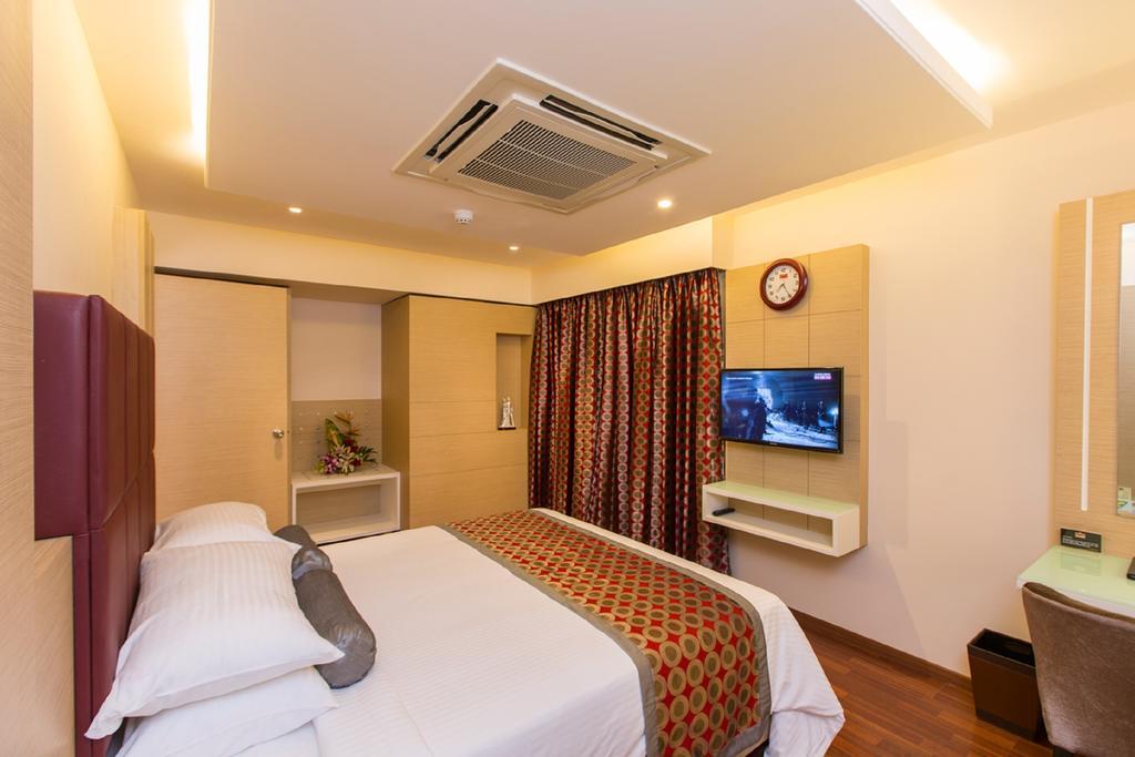 Pai Viceroy Hotel Tirupati Exterior photo