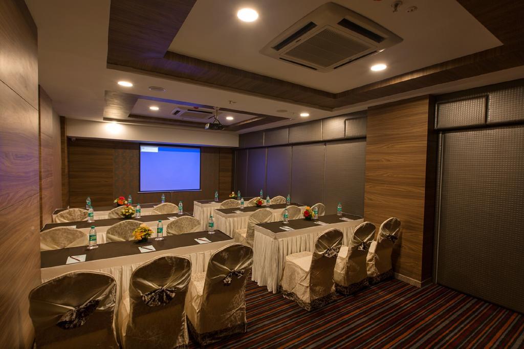 Pai Viceroy Hotel Tirupati Exterior photo