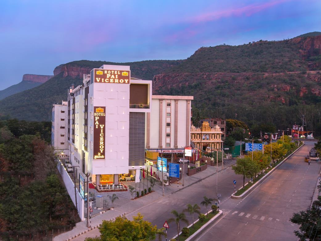 Pai Viceroy Hotel Tirupati Exterior photo