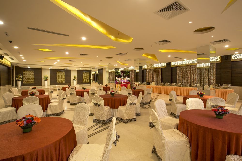 Pai Viceroy Hotel Tirupati Exterior photo